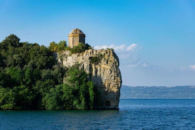 Isola Bisentina